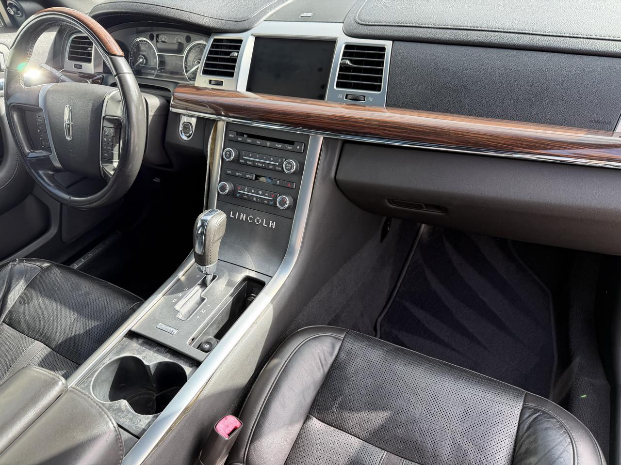Lincoln MKS 4dr Sdn AWD 2009