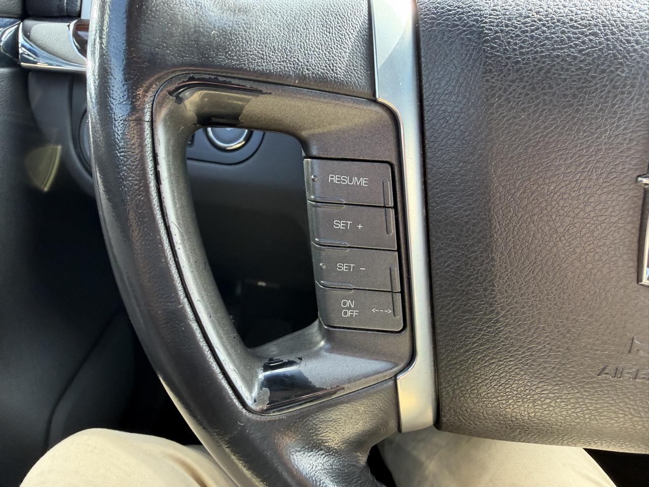 Lincoln MKS 4dr Sdn AWD 2009
