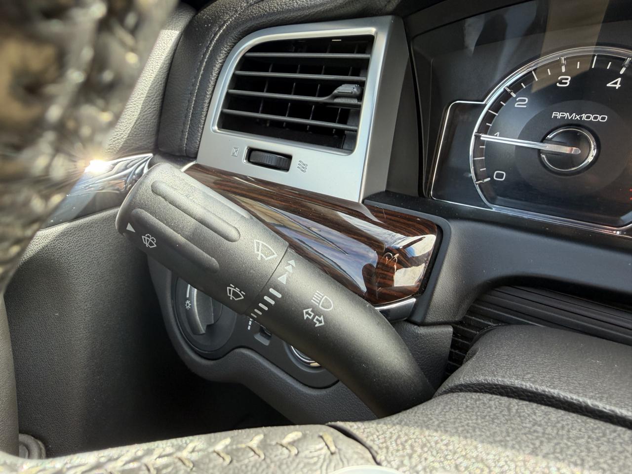 Lincoln MKS 4dr Sdn AWD 2009