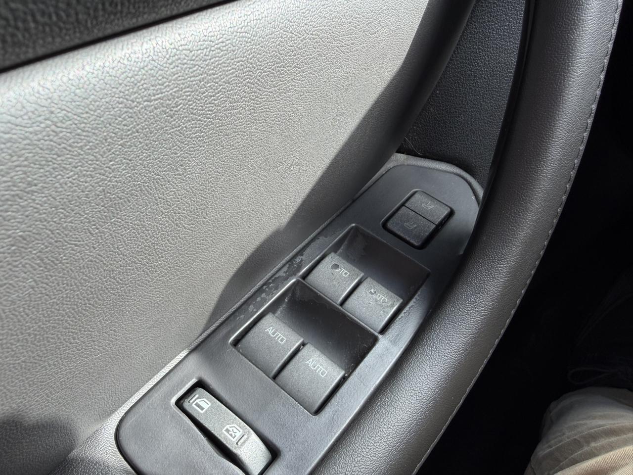 Lincoln MKS 4dr Sdn AWD 2009