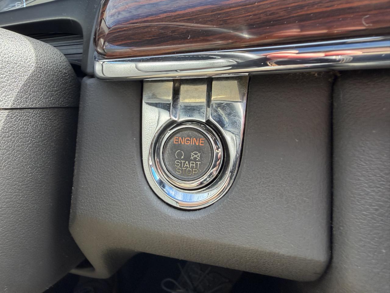 Lincoln MKS 4dr Sdn AWD 2009