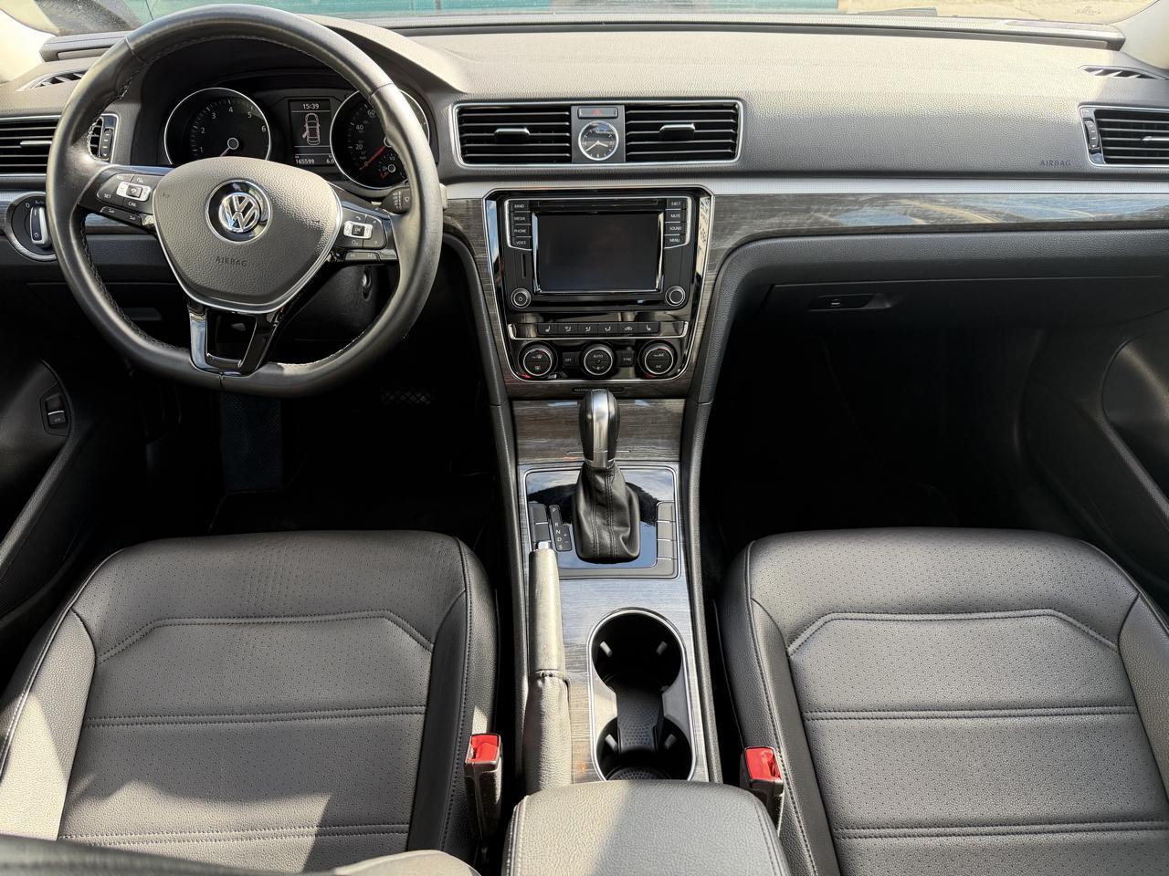Volkswagen Passat 4dr Sdn 1.8T Auto SE 2016