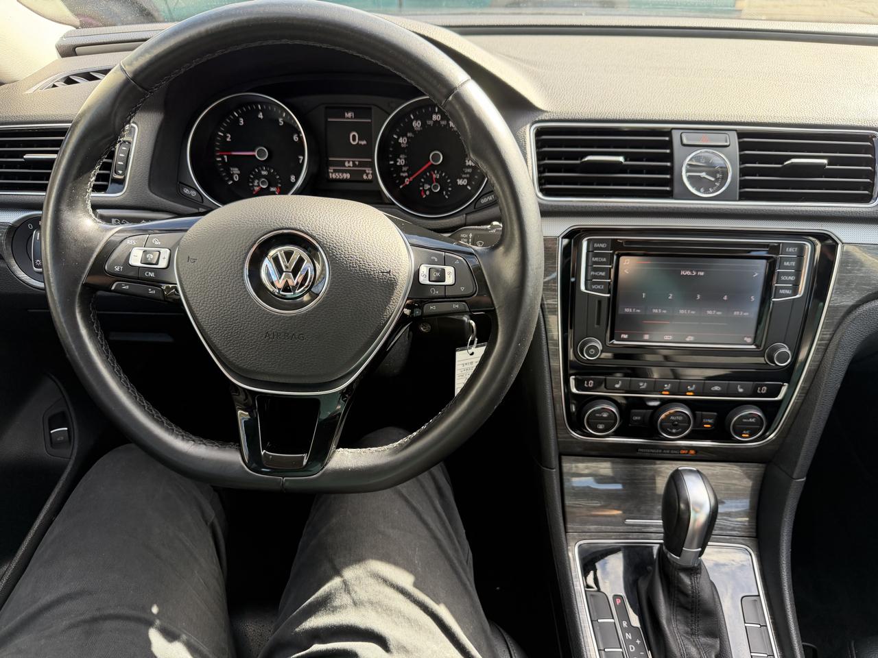 Volkswagen Passat 4dr Sdn 1.8T Auto SE 2016