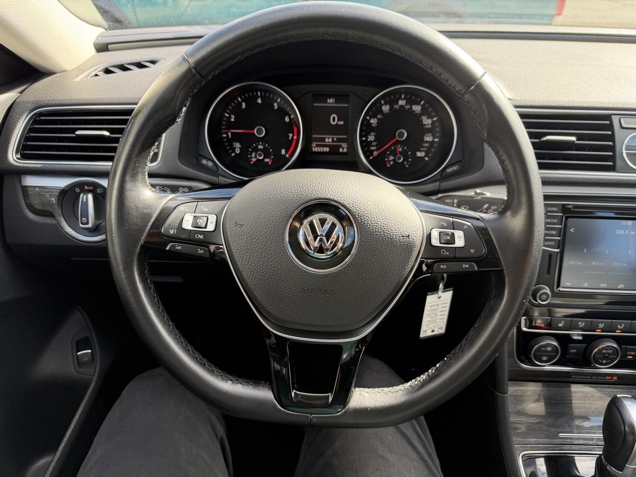 Volkswagen Passat 4dr Sdn 1.8T Auto SE 2016