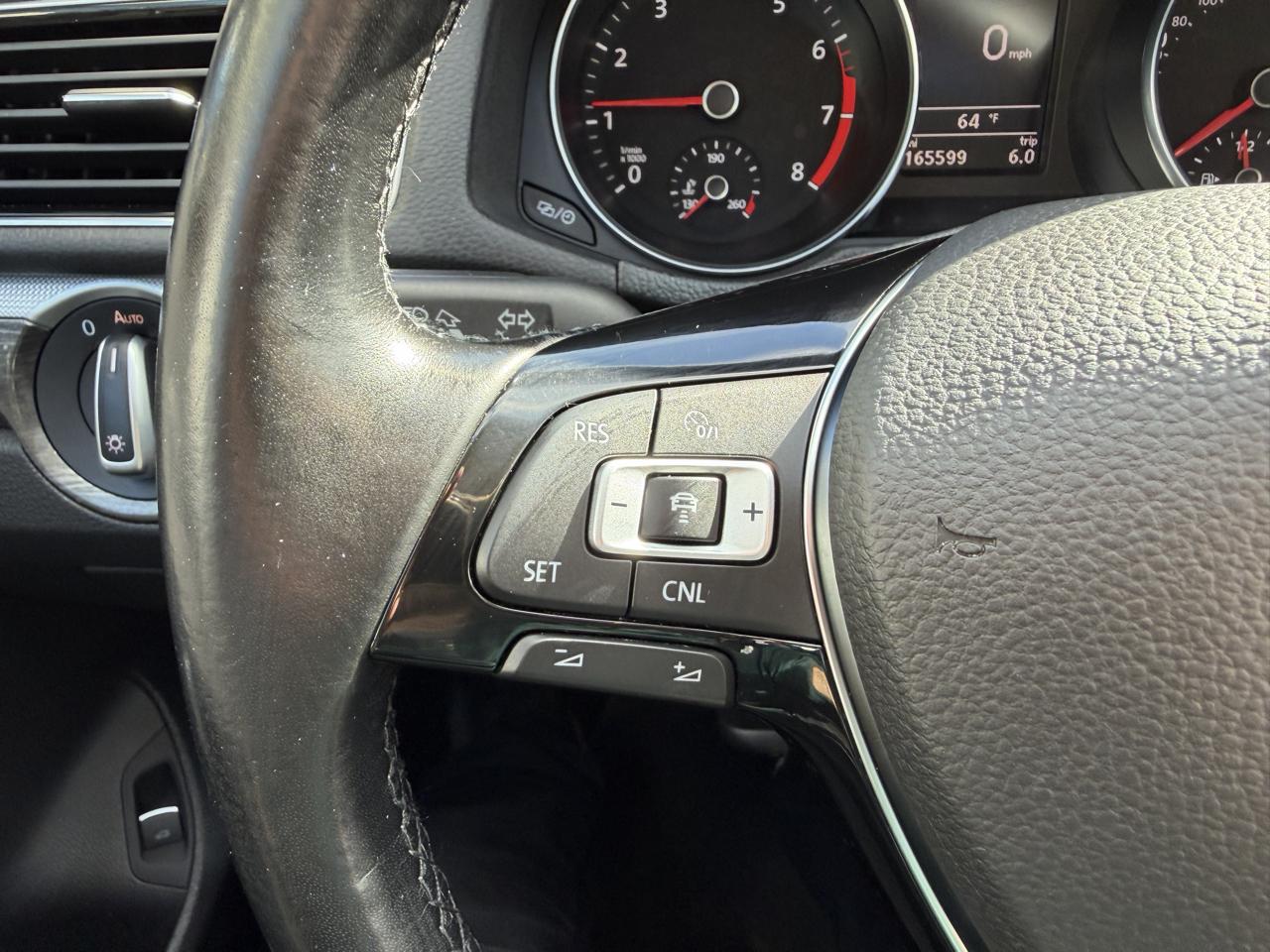 Volkswagen Passat 4dr Sdn 1.8T Auto SE 2016