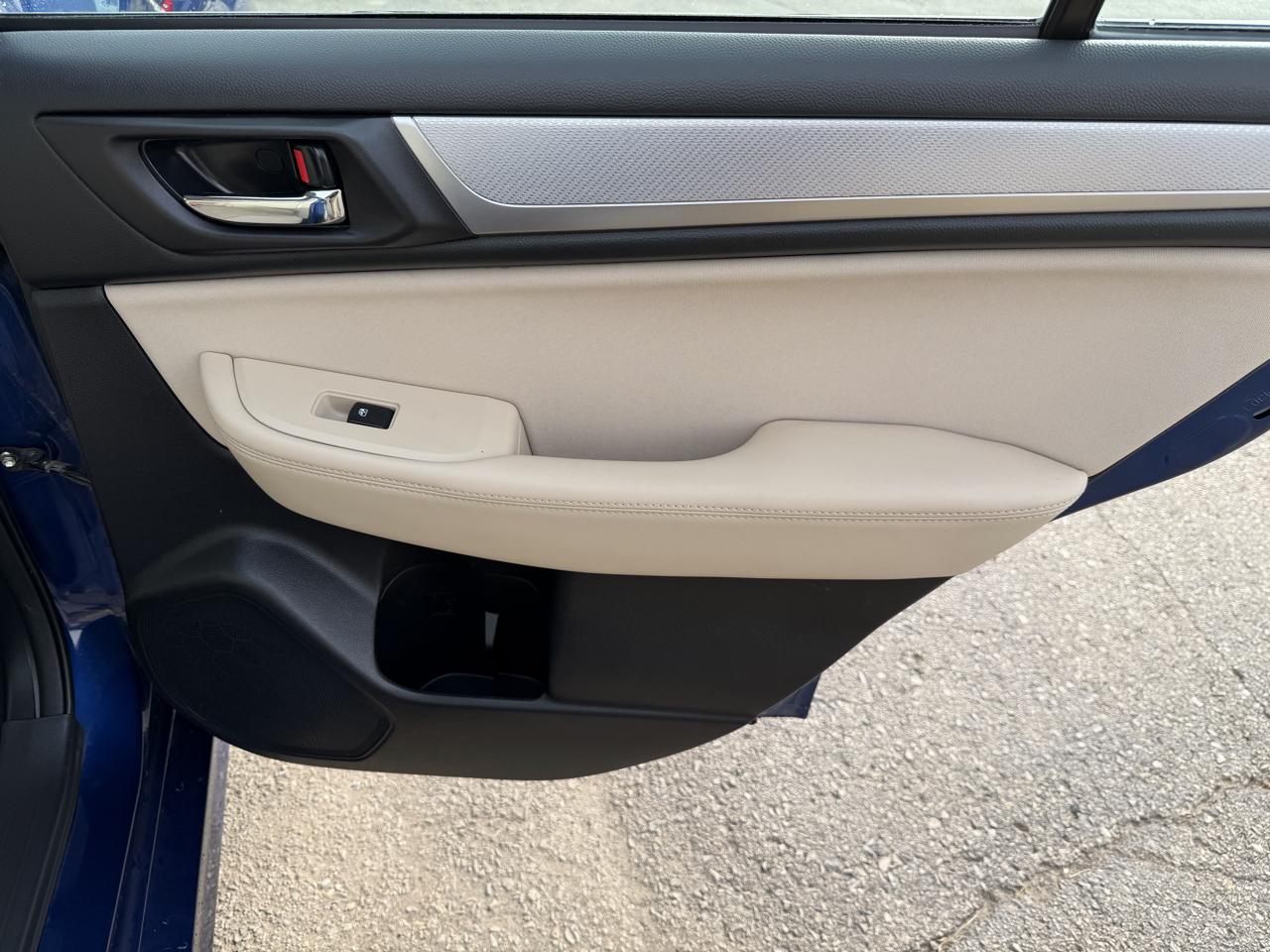 Subaru Legacy 4dr Sdn 2.5i Premium 2016