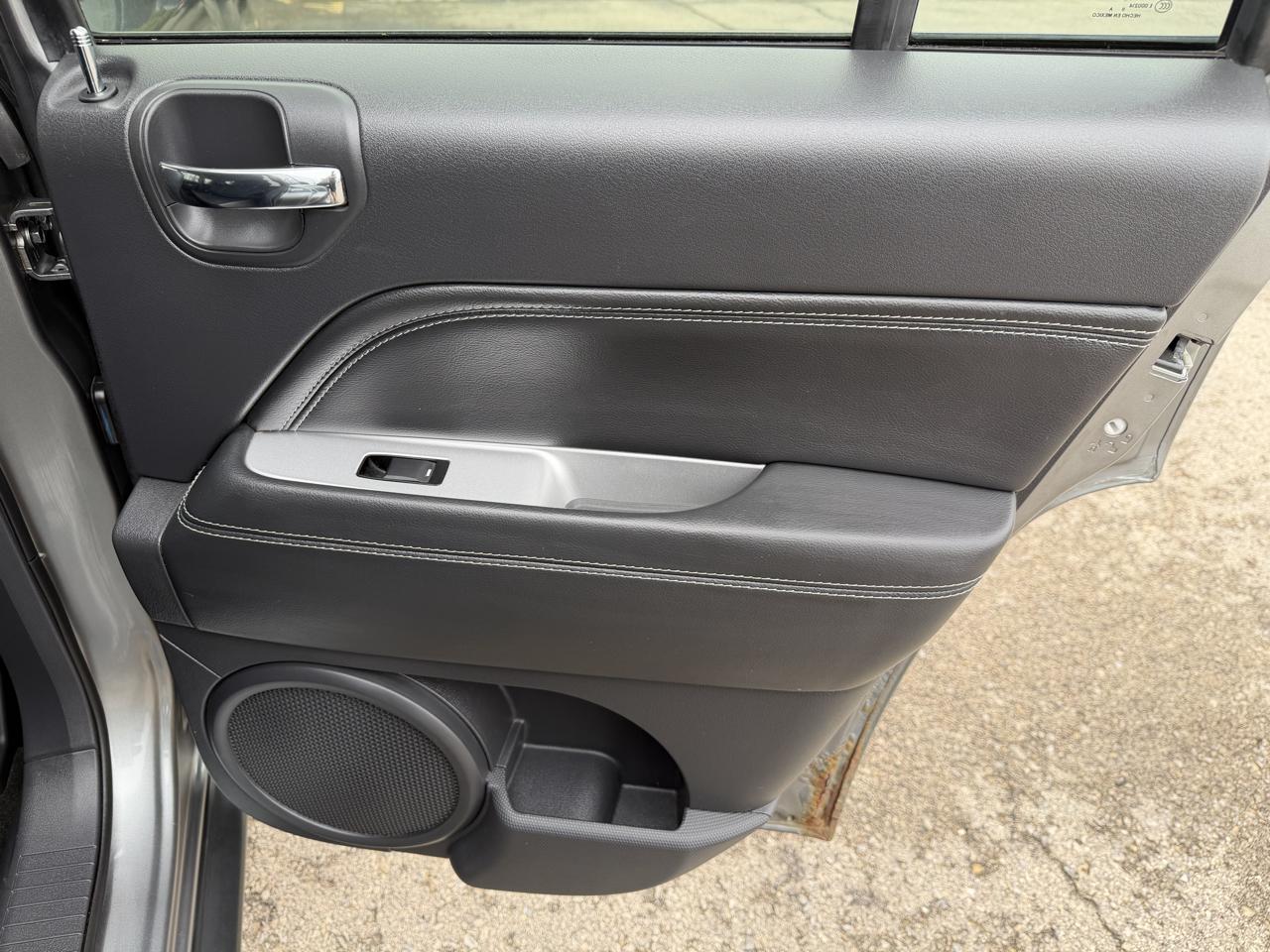 Jeep Compass photo 17