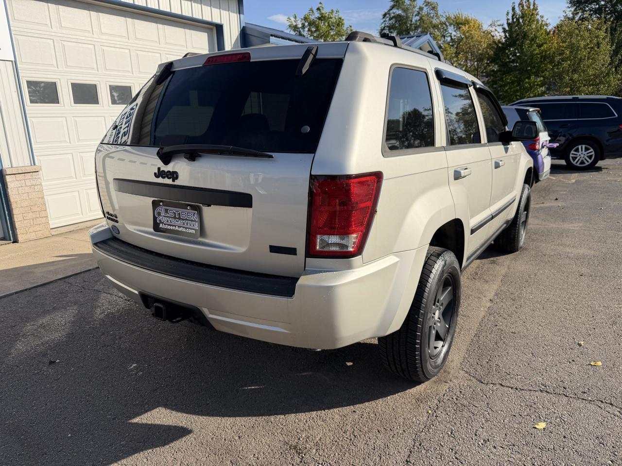 Jeep Grand Cherokee photo 3