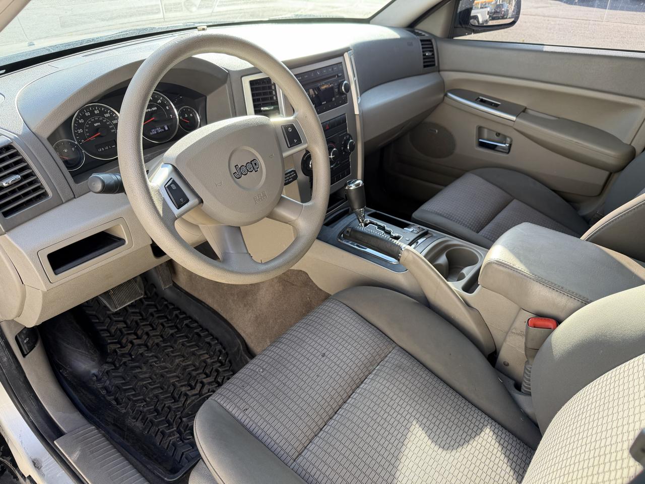 Jeep Grand Cherokee photo 10