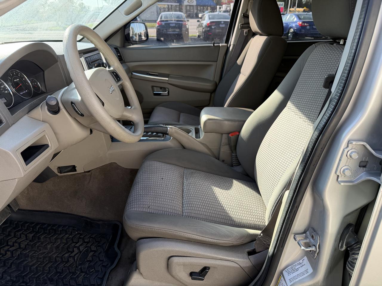 Jeep Grand Cherokee photo 11