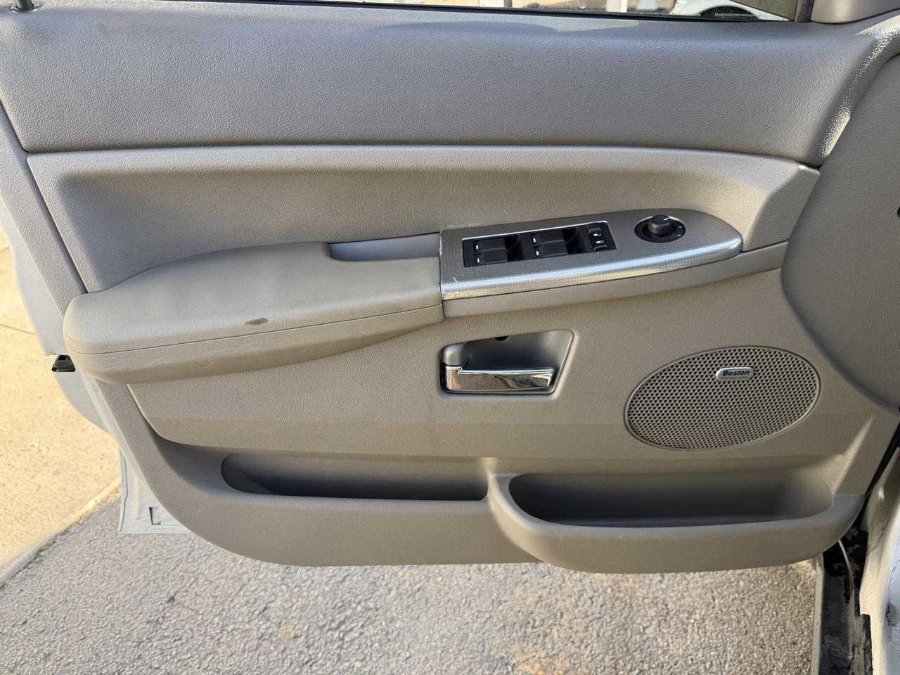 Jeep Grand Cherokee photo 12