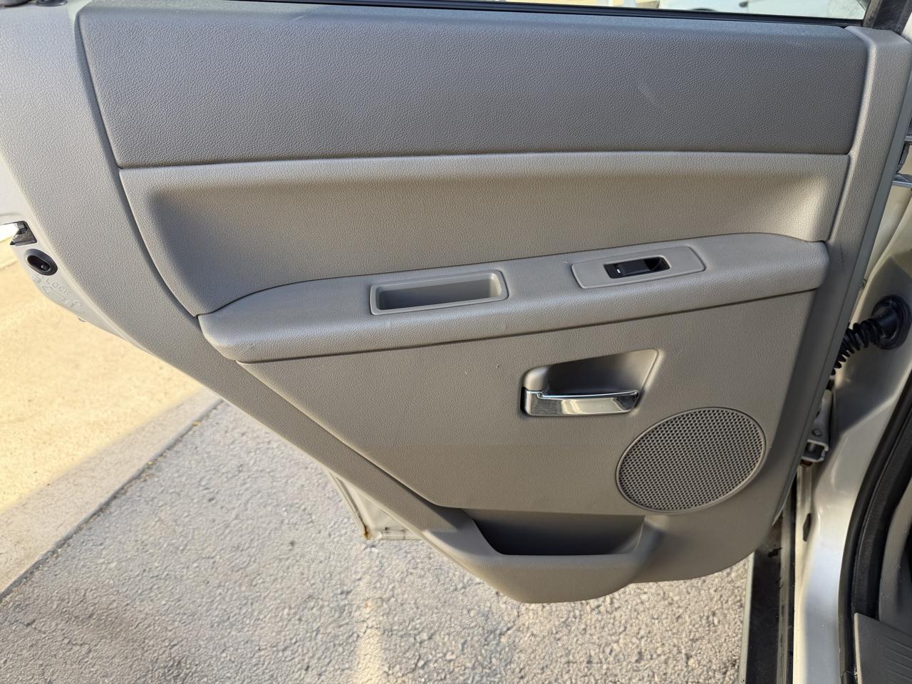 Jeep Grand Cherokee photo 14