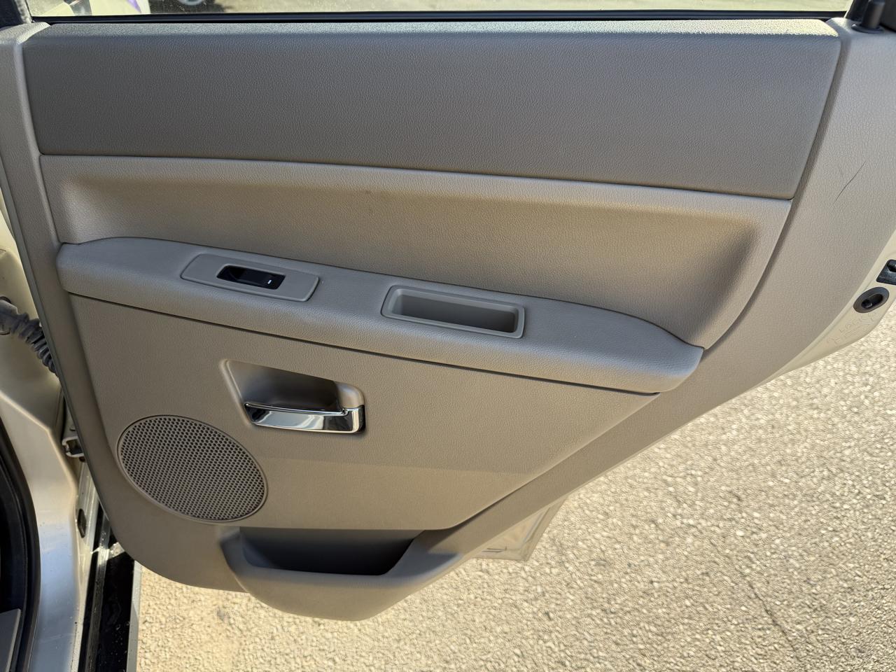 Jeep Grand Cherokee photo 17