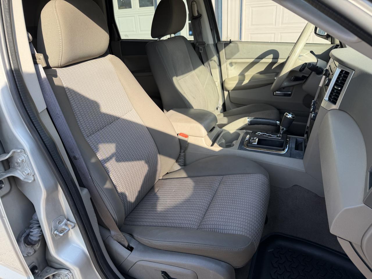 Jeep Grand Cherokee photo 18