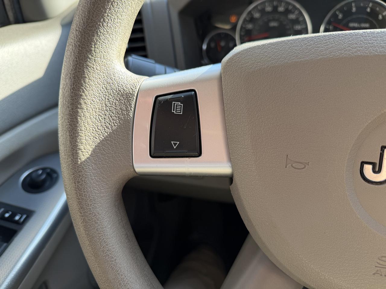 Jeep Grand Cherokee photo 24