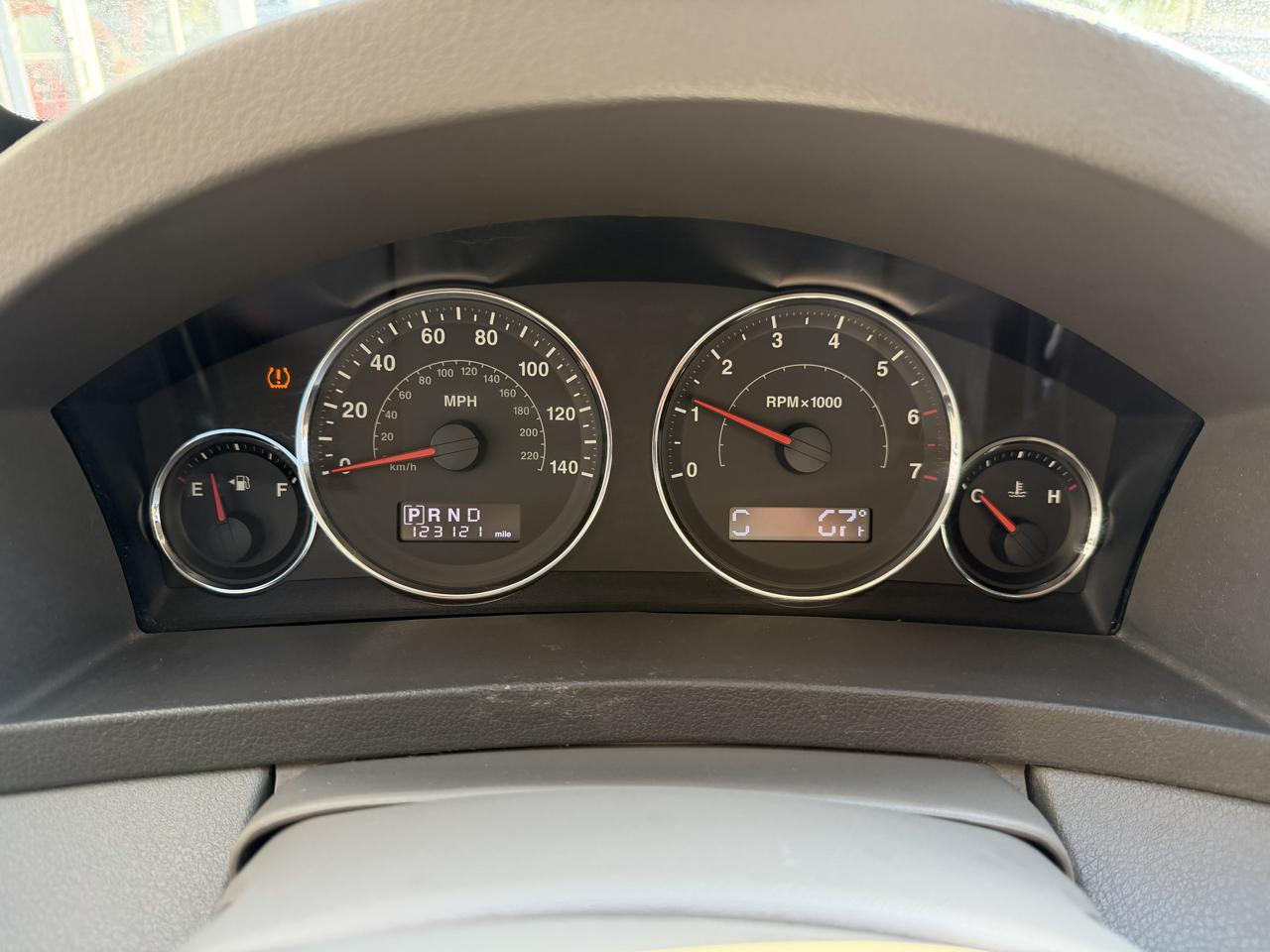 Jeep Grand Cherokee photo 28