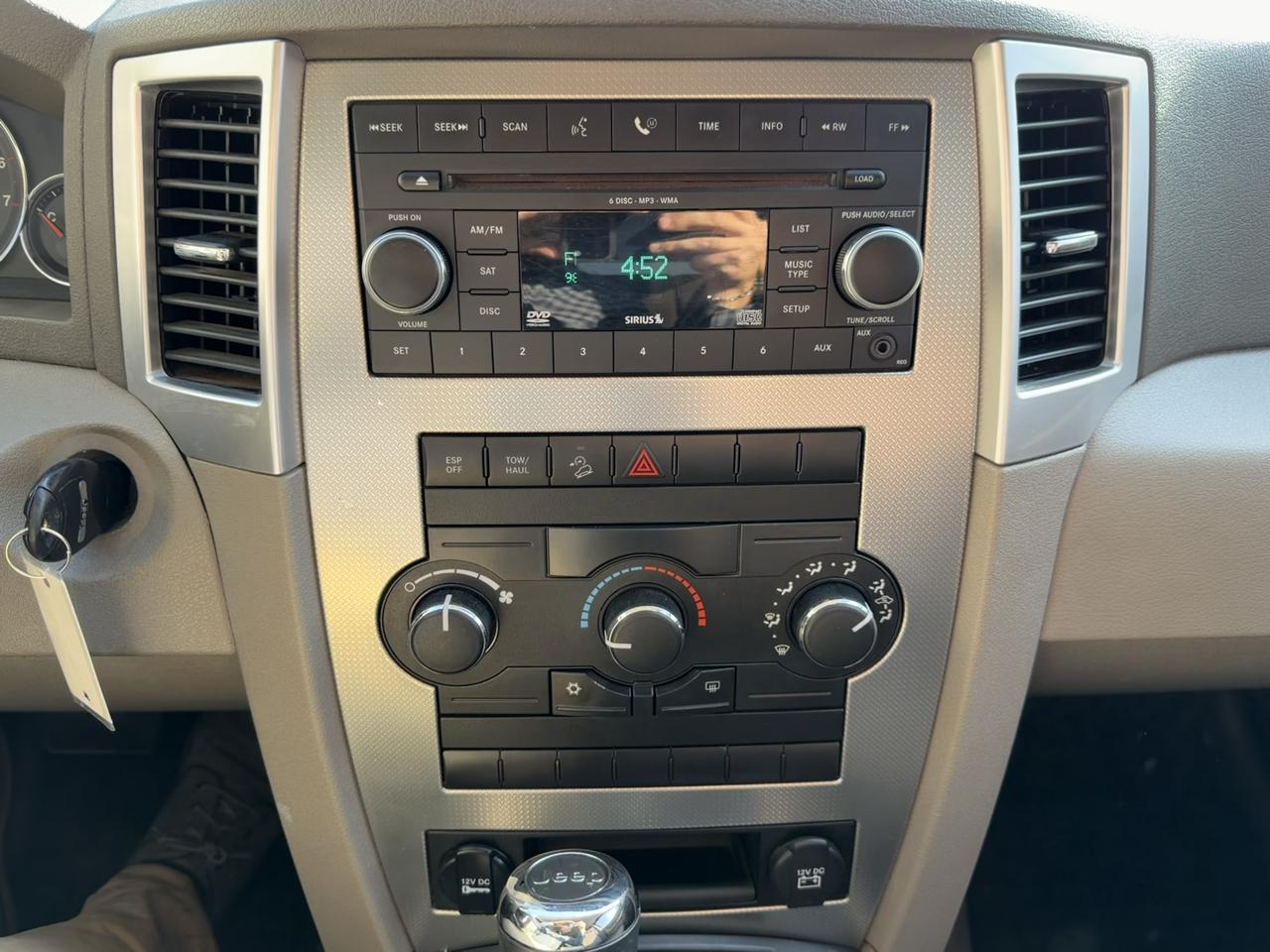 Jeep Grand Cherokee photo 30