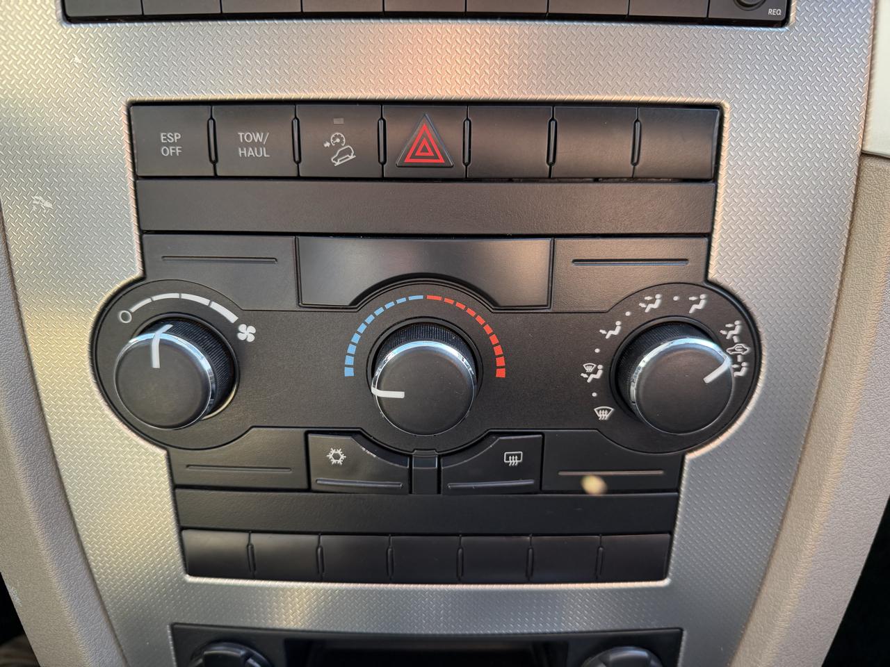 Jeep Grand Cherokee photo 32