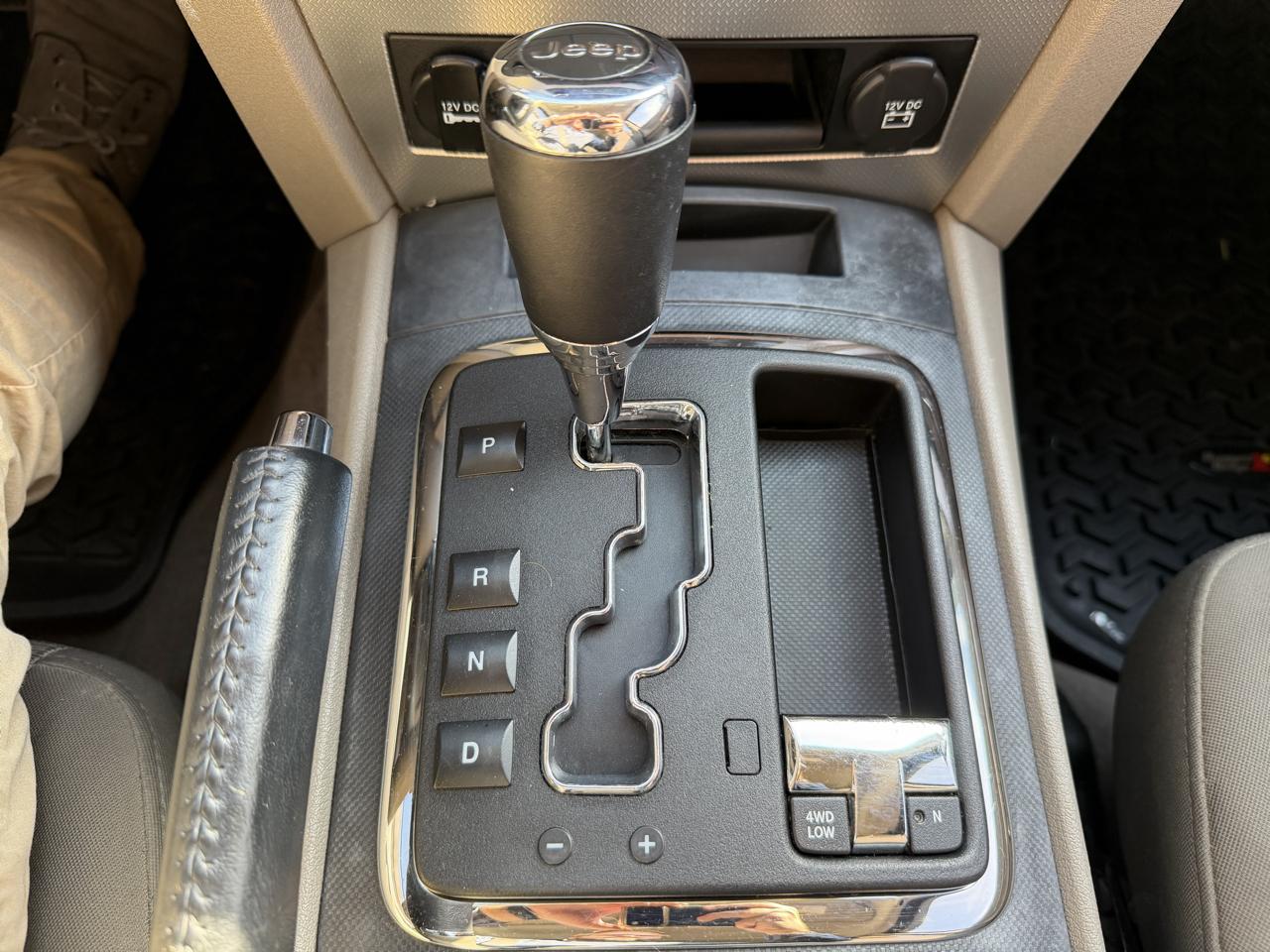 Jeep Grand Cherokee photo 33