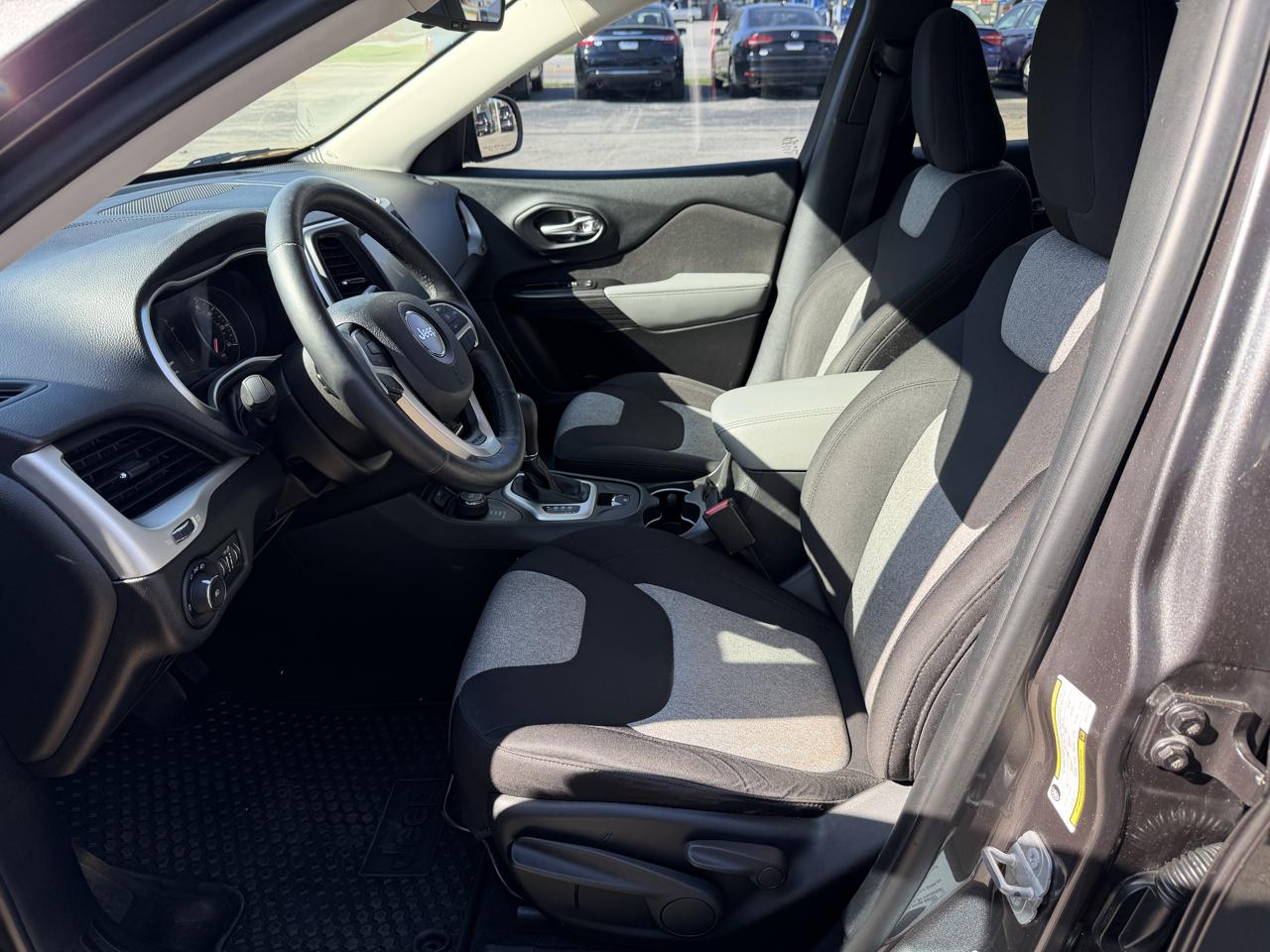 Jeep Cherokee 4WD 4dr Latitude 2014