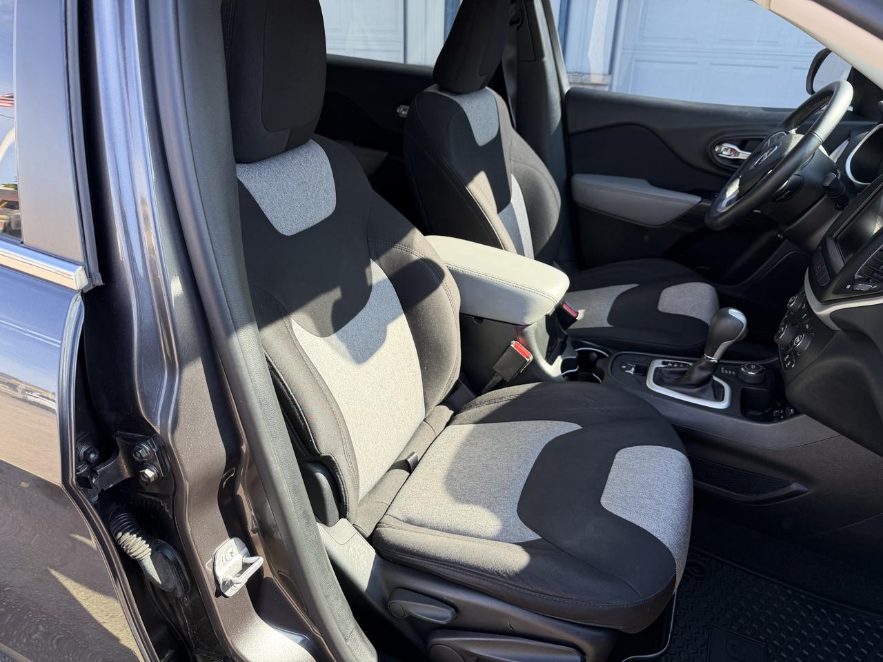 Jeep Cherokee 4WD 4dr Latitude 2014