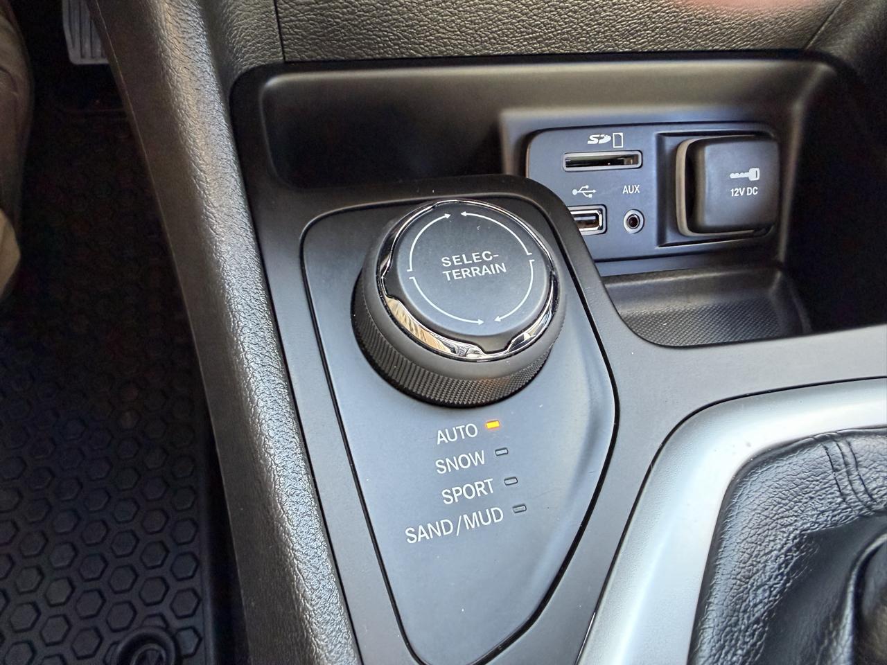 Jeep Cherokee 4WD 4dr Latitude 2014