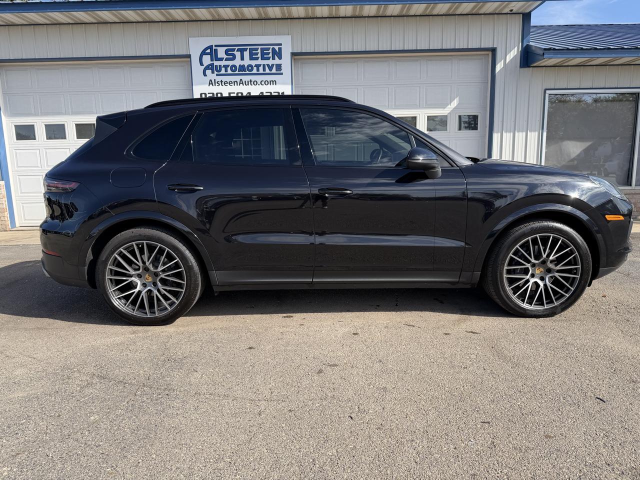 Porsche Cayenne photo 2