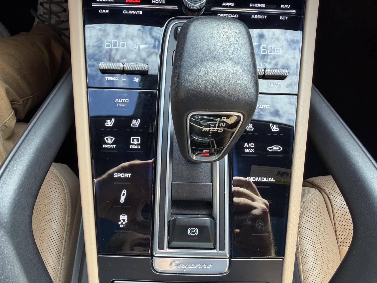 Porsche Cayenne photo 46