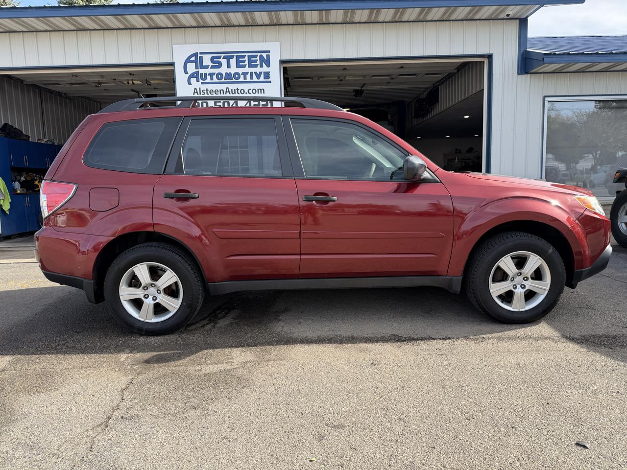 Subaru Forester photo 2