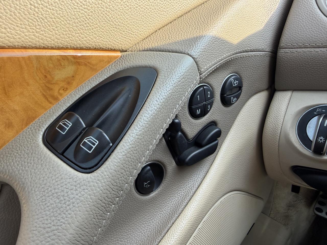 Mercedes-Benz SL-Class 2dr Roadster 5.0L 2004