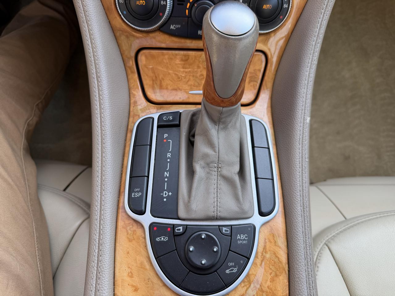 Mercedes-Benz SL-Class 2dr Roadster 5.0L 2004