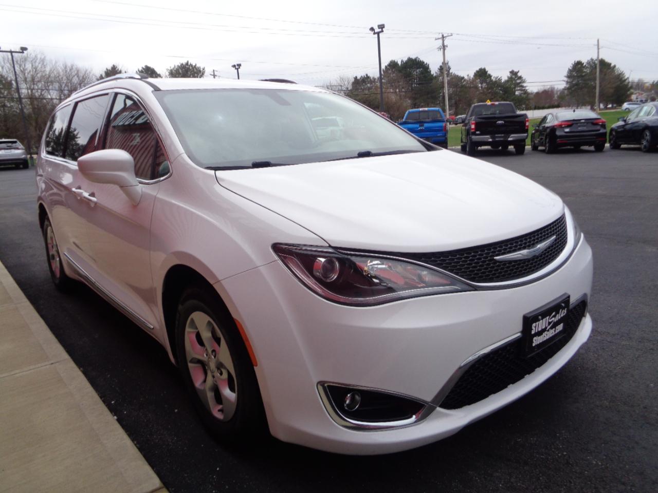 Chrysler Pacifica Touring-L Plus 2017