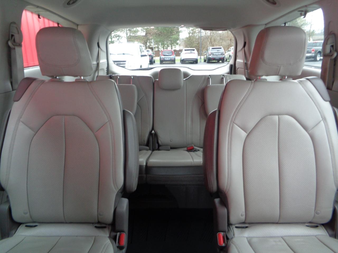 Chrysler Pacifica Touring-L Plus 2017