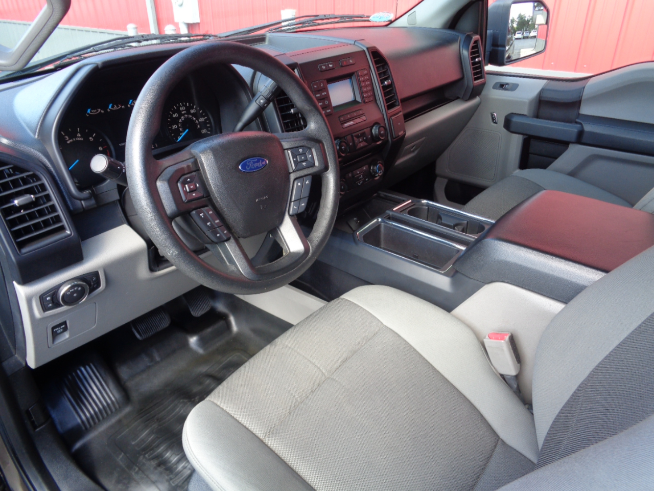 2016 Ford F-150 XL photo 2