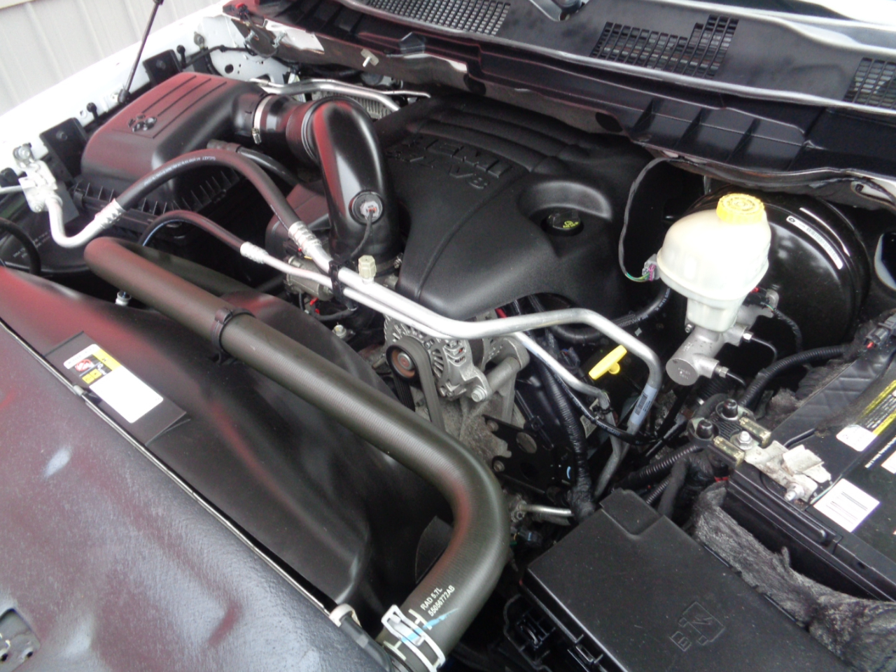 RAM 1500 SLT Quad Cab 4WD 2016