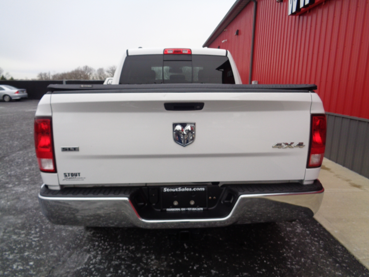 RAM 1500 SLT Quad Cab 4WD 2016