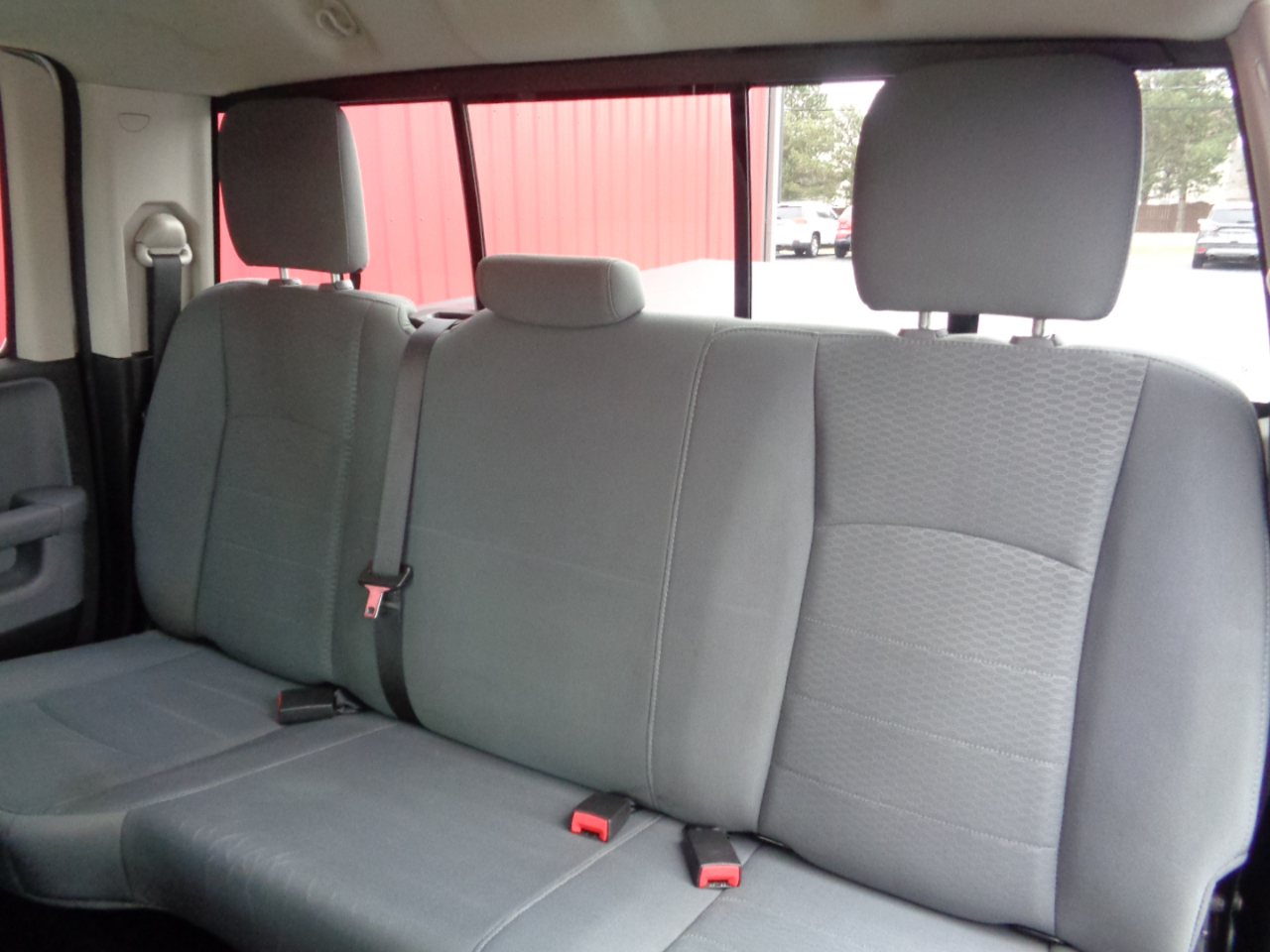 RAM 1500 SLT Quad Cab 4WD 2016