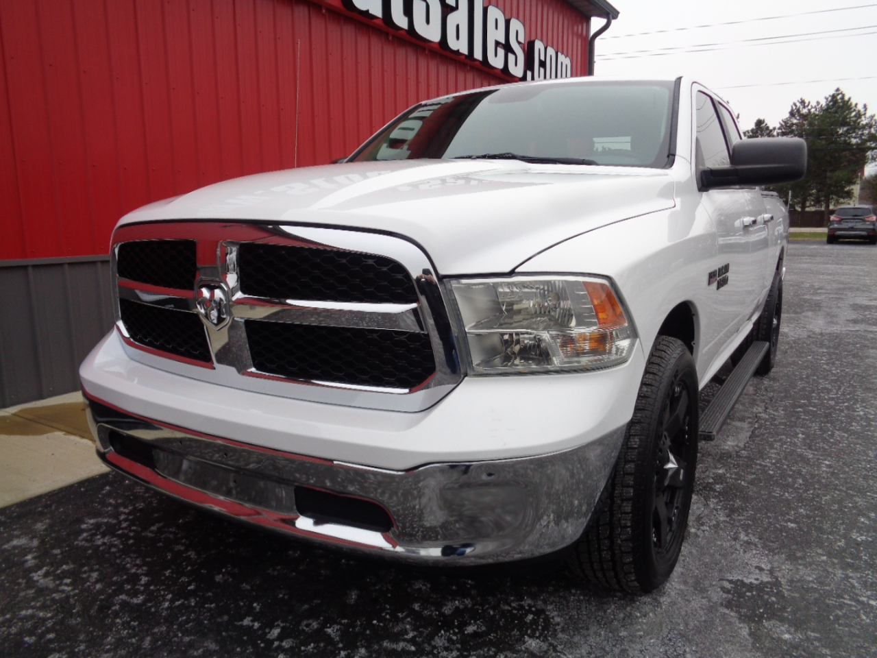 RAM 1500 SLT Quad Cab 4WD 2016