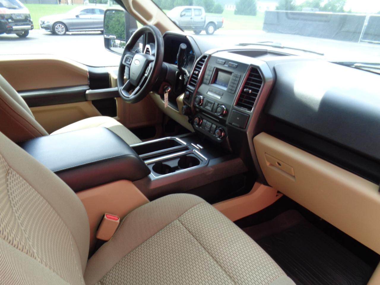 2017 Ford F-150 XLT - Photo 11