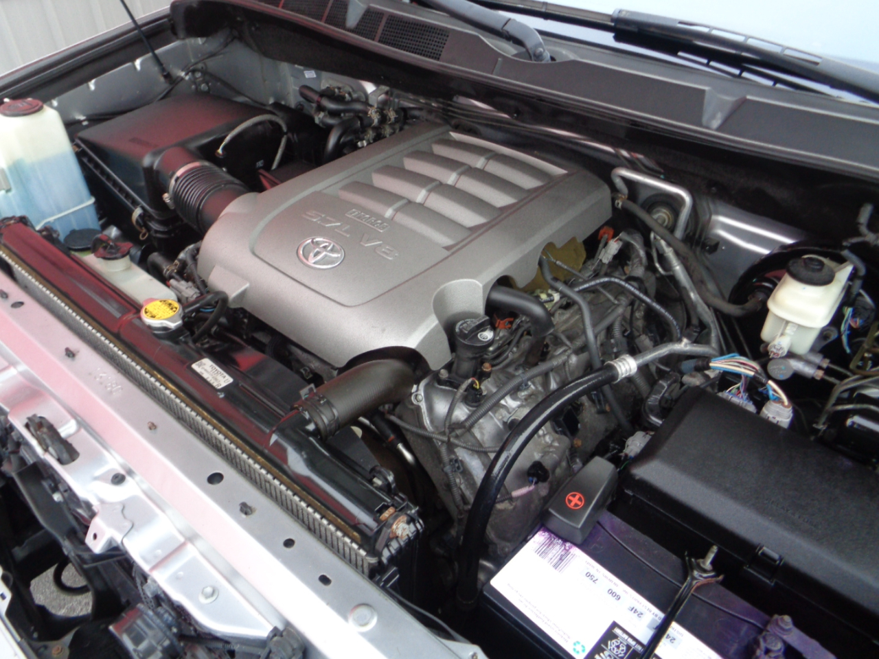 Toyota Sequoia Plantium 4WD FFV 2010