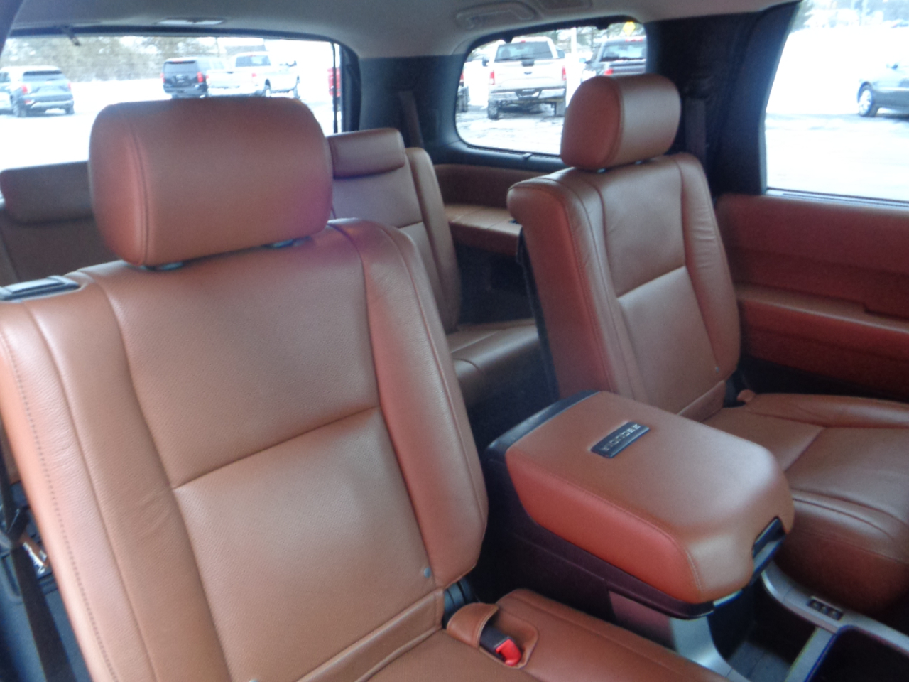 Toyota Sequoia Plantium 4WD FFV 2010