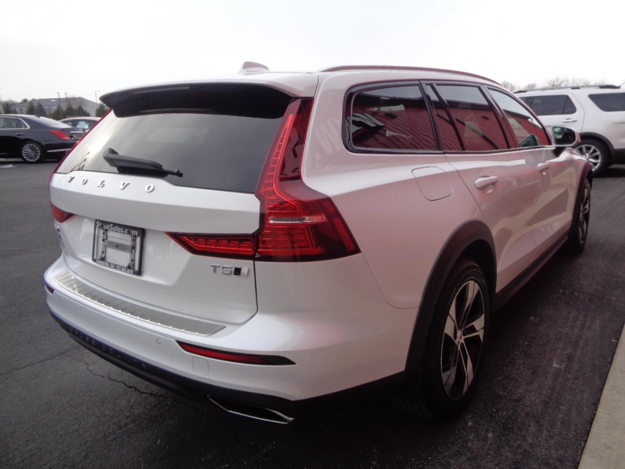 Volvo V60 Cross Country T5 2020