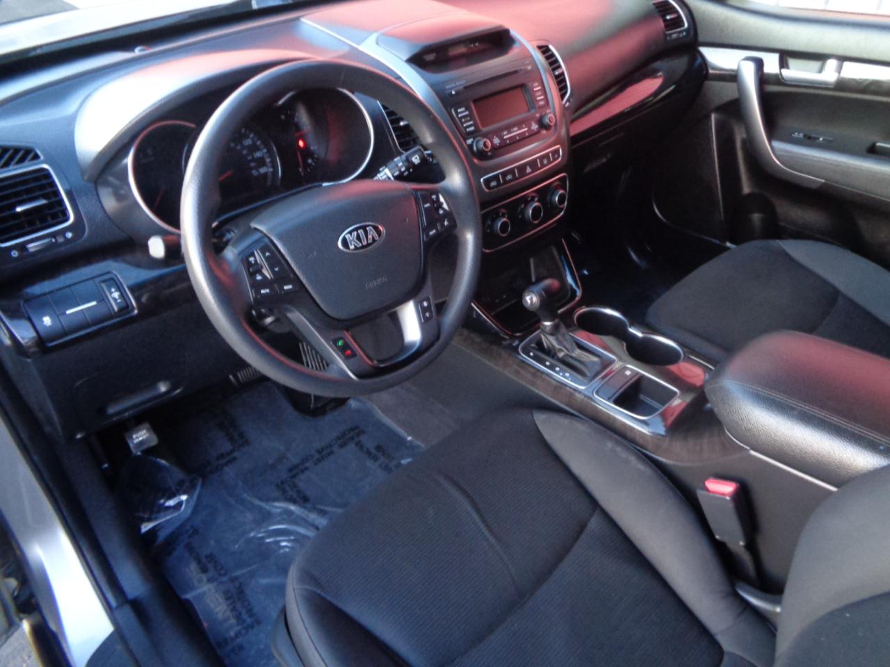 Kia Sorento LX 2WD 2014