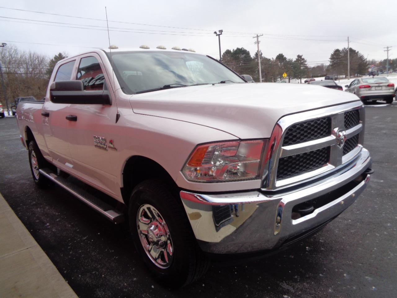 RAM 3500 Tradesman Crew Cab 4WD 2016
