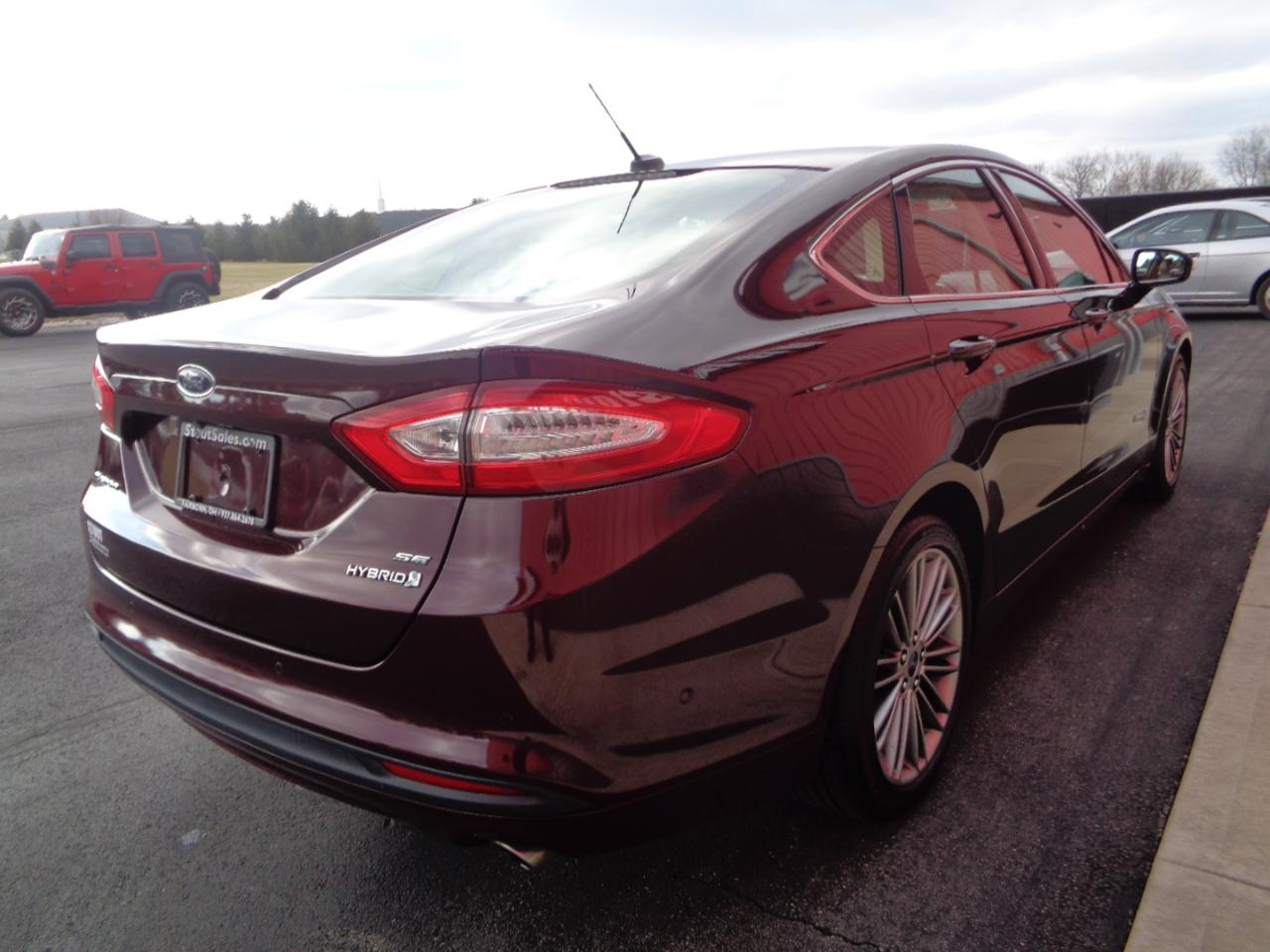 Ford Fusion Hybrid SE 2013