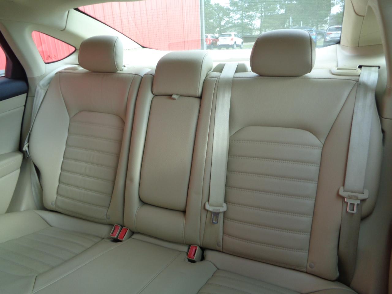 Ford Fusion Hybrid SE 2013