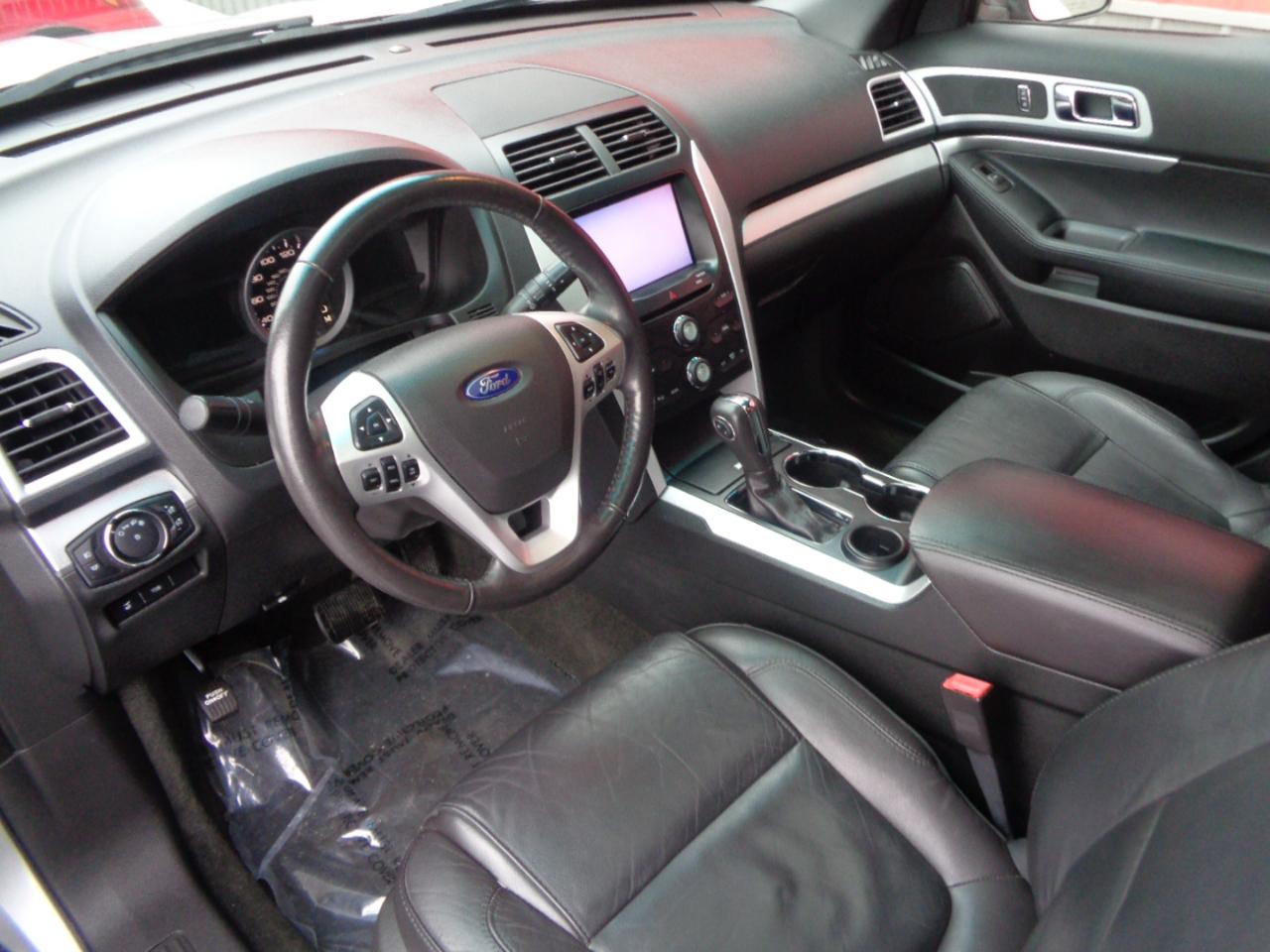 Ford Explorer XLT FWD 2014