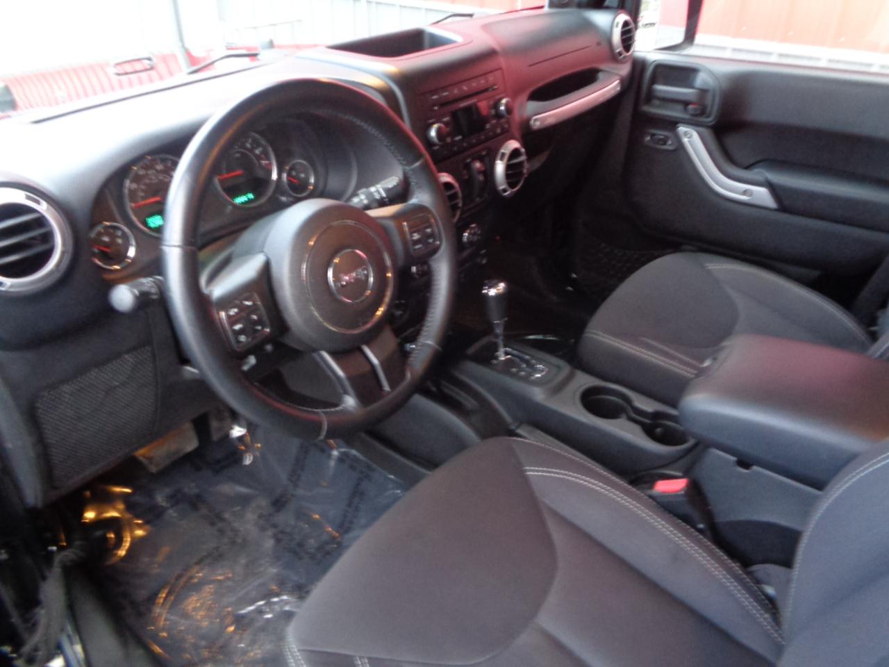 Jeep Wrangler Unlimited Sahara 4WD 2014