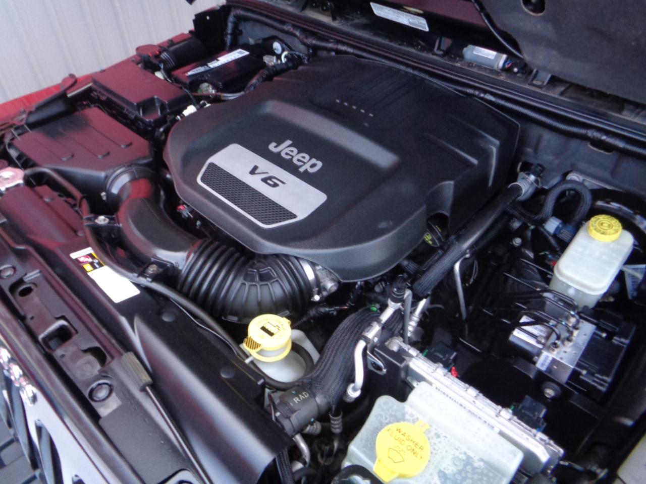 Jeep Wrangler Unlimited Sahara 4WD 2014