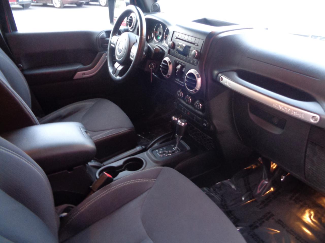 Jeep Wrangler Unlimited Sahara 4WD 2014